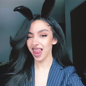 Meet your Posher, Myriem